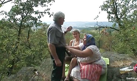 愛彼女の柔らかい美肌のマッサージ 集団 クンニ 動画