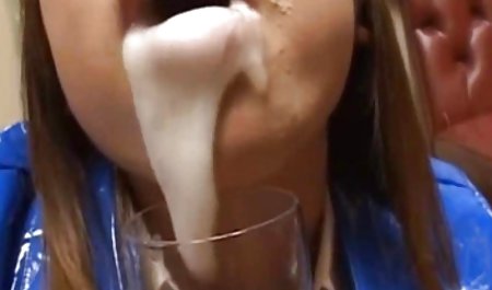 かわいい女の子を楽しむ彼女のお尻臭 可愛い クンニ 動画